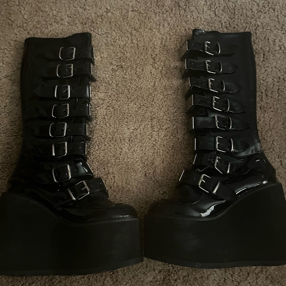 Demonia Swing-815 boots